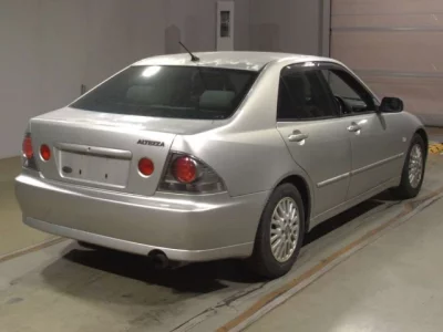 Toyota ALTEZZA  с аукциона в Японии