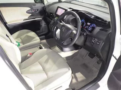 Toyota WISH  с аукциона в Японии