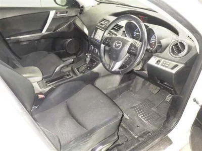 Mazda AXELA  с аукциона в Японии