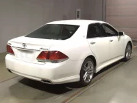 Toyota CROWN лот № 2152 оценка 4  с аукциона в Японии 1