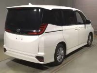 Toyota NOAH лот № 2164 оценка 4  с аукциона в Японии 1
