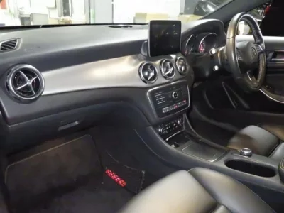 Mercedes-Benz GLA CLASS