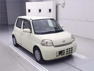 Daihatsu Esse