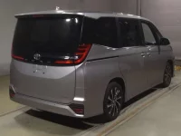 Toyota NOAH лот № 2180 оценка 4  с аукциона в Японии 1