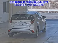 Toyota AQUA лот № 70018 оценка RB  с аукциона в Японии 1