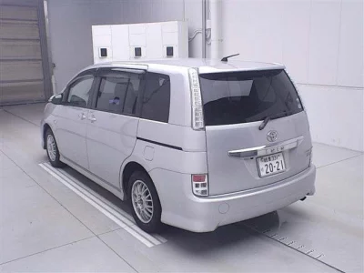 Toyota ISIS