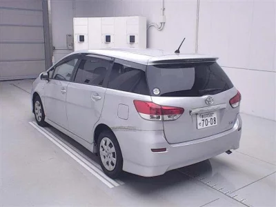 Toyota WISH  с аукциона в Японии