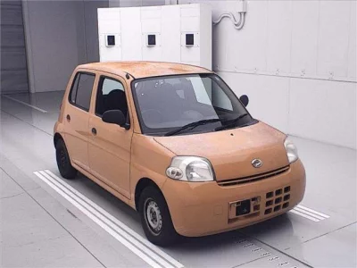 Daihatsu Esse