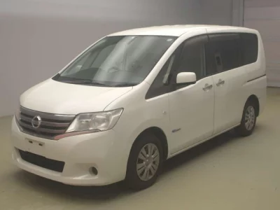 Nissan SERENA  с аукциона в Японии