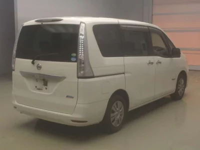 Nissan SERENA  с аукциона в Японии