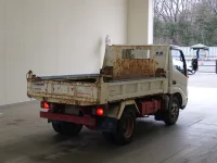 Hino DUTRO лот № 1370 оценка R  с аукциона в Японии 1