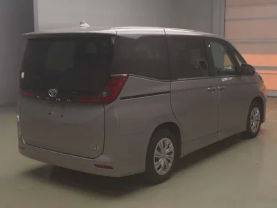 Toyota NOAH  с аукциона в Японии