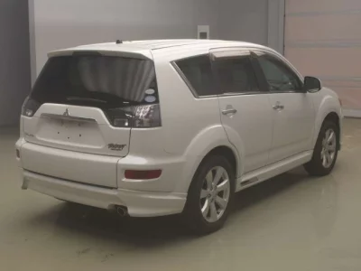 Mitsubishi OUTLANDER  с аукциона в Японии