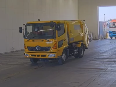Hino TRUCK