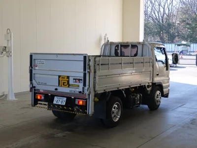 Nissan TRUCK