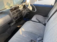 Mazda BONGO лот № 1550 оценка 3  с аукциона в Японии 4