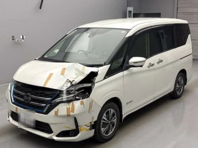 Nissan SERENA  с аукциона в Японии