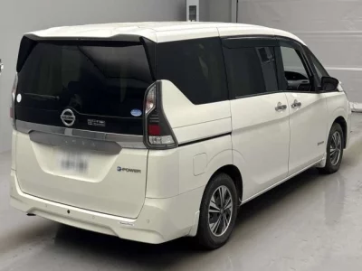 Nissan SERENA  с аукциона в Японии