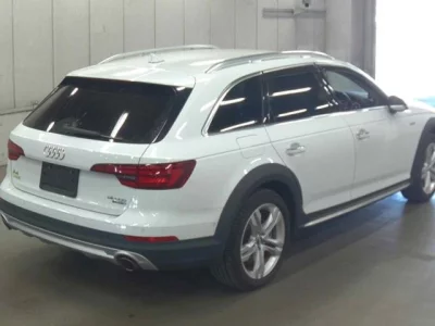 Audi A4  с аукциона в Японии