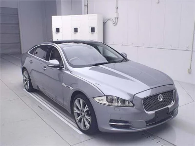 Jaguar XJ SERIES