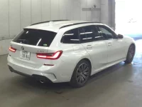 BMW 3-Series лот № 673 оценка 4.5  с аукциона в Японии 1