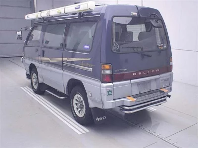Mitsubishi DELICA WAGON