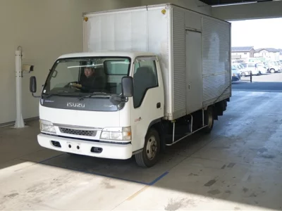 Isuzu ELF
