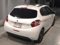 Peugeot 208 лот № 3016 оценка R  с аукциона в Японии 4