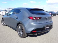 Mazda MAZDA3 лот № 11067 оценка R  с аукциона в Японии 1