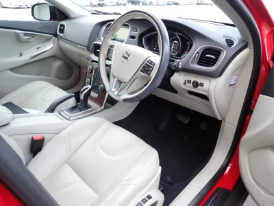 Volvo V40  с аукциона в Японии