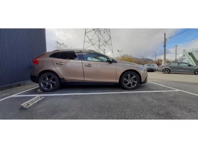 Volvo V40  с аукциона в Японии