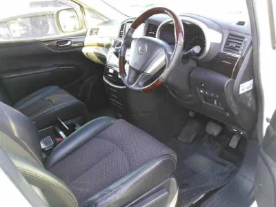 Nissan ELGRAND  с аукциона в Японии