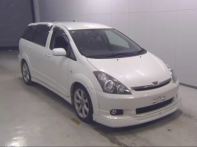 Toyota WISH  с аукциона в Японии