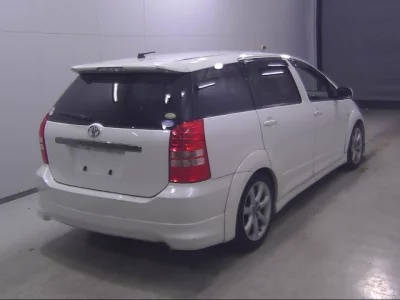 Toyota WISH  с аукциона в Японии