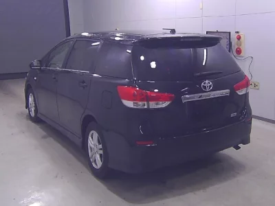 Toyota WISH  с аукциона в Японии