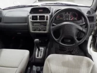 Mitsubishi PAJERO IO лот № 10180 оценка 3  с аукциона в Японии 4