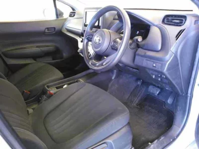 Toyota AQUA  с аукциона в Японии