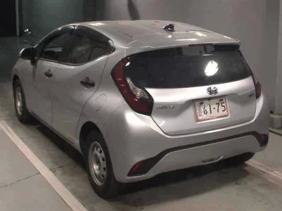 Toyota AQUA  с аукциона в Японии