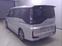 Honda STEP WAGON лот № 10215 оценка 3.5  с аукциона в Японии 3