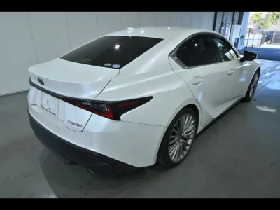 Lexus IS