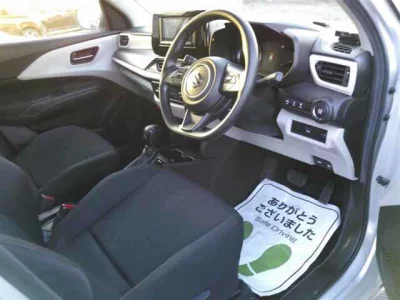 Suzuki SWIFT  с аукциона в Японии