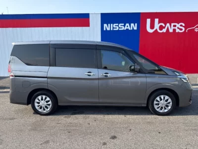 Nissan SERENA  с аукциона в Японии