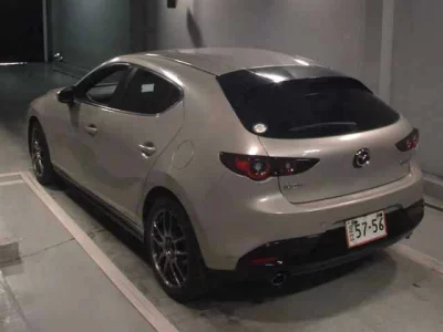 Mazda MAZDA3  с аукциона в Японии