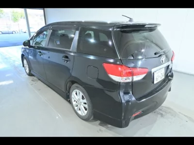 Toyota WISH  с аукциона в Японии