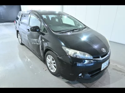 Toyota WISH  с аукциона в Японии