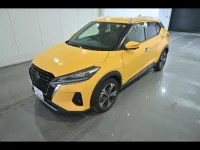 Nissan KICKS лот № 20233 оценка 4  с аукциона в Японии 1