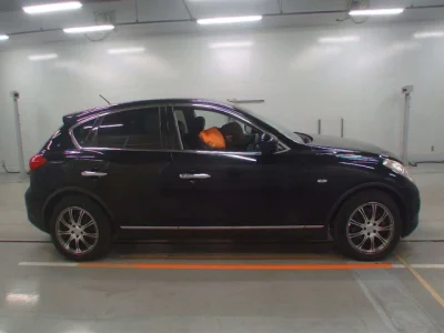 Nissan SKYLINE CROSSOVER