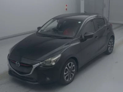 Mazda DEMIO  с аукциона в Японии