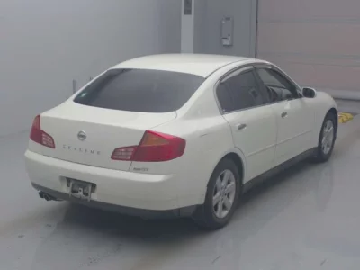 Nissan SKYLINE  с аукциона в Японии