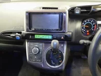 Toyota WISH лот № 10063 оценка 3  с аукциона в Японии 8